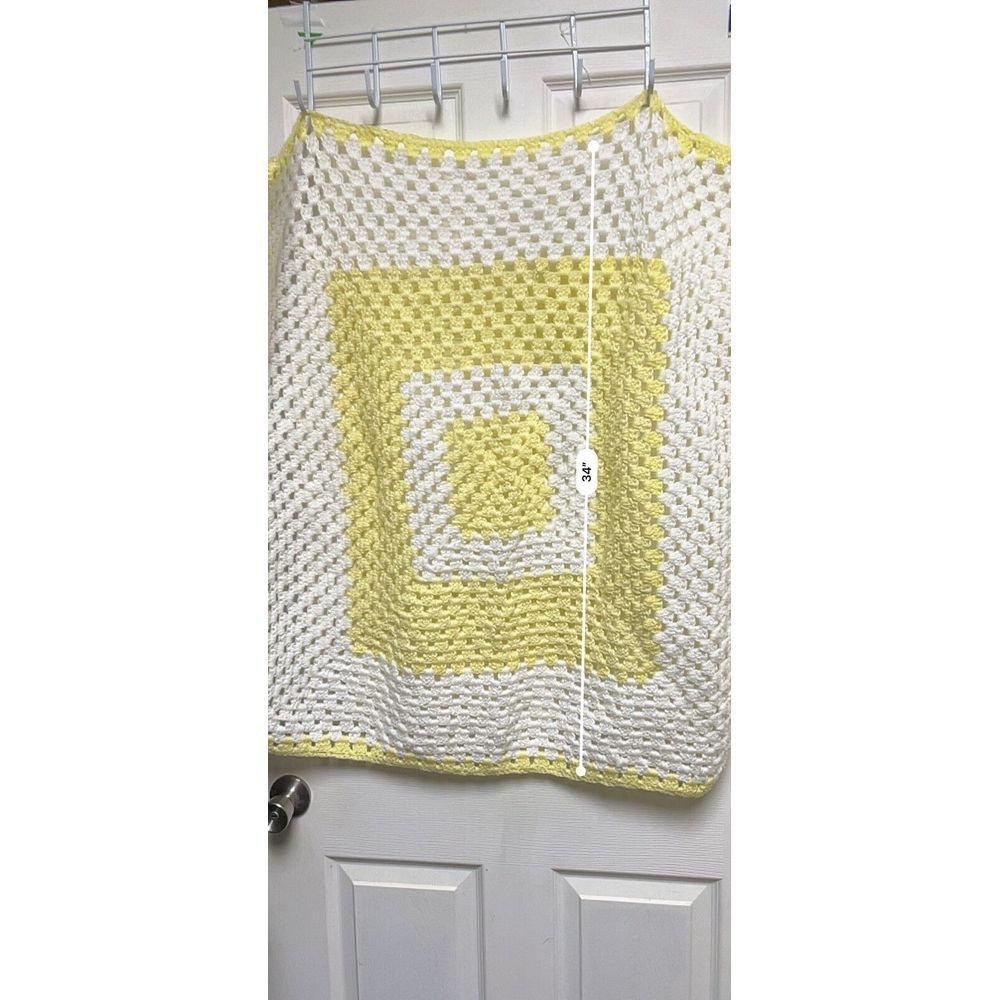 Handmade‎ crochet baby blanket new White Yellow Acrylic Yarn Lap - Picture 3 of 6